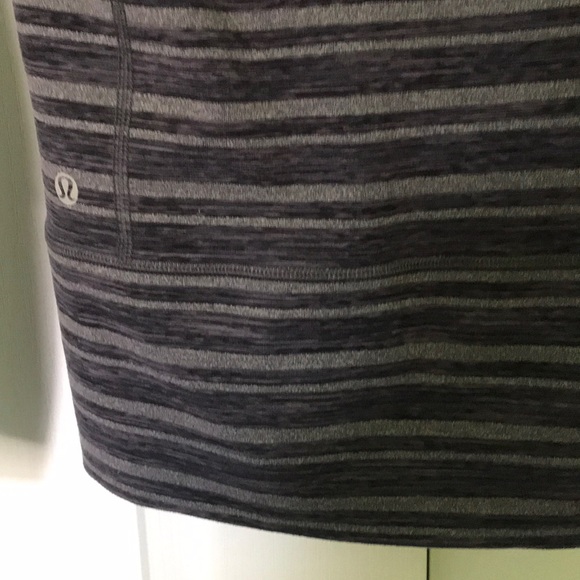 Lululemon size 8 zip up jacket - Picture 4 of 5